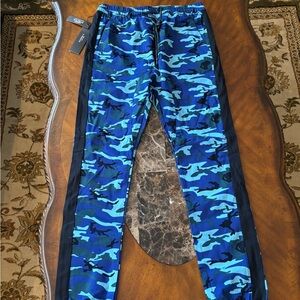 Women’s Blue Camo Joggers Pants size Medium